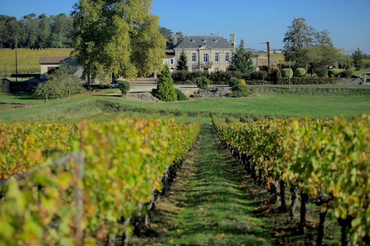 Chateau Begot Lansac  Buitenkant foto