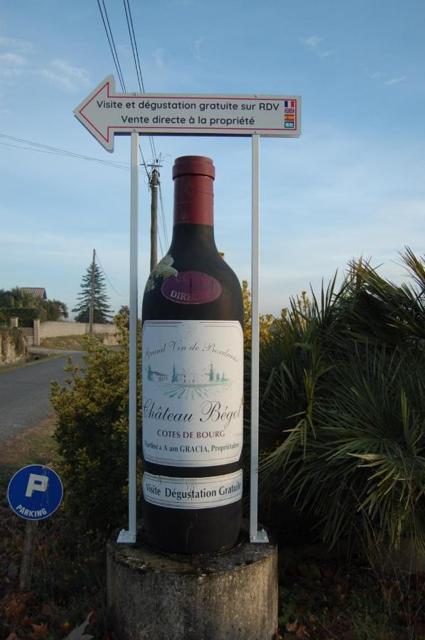 Chateau Begot Lansac  Buitenkant foto